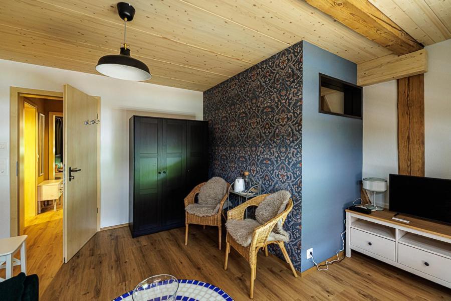 Uelis-Stoeckli-Gaestezimmer Auf Bauernhof Mit Billiard Und Alpakatrekking Meikirch Exterior foto