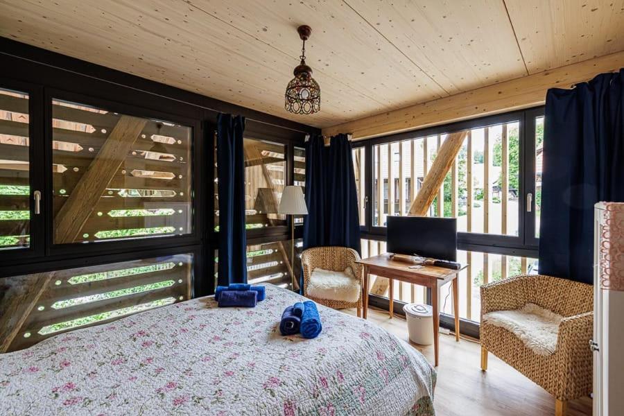 Uelis-Stoeckli-Gaestezimmer Auf Bauernhof Mit Billiard Und Alpakatrekking Meikirch Exterior foto