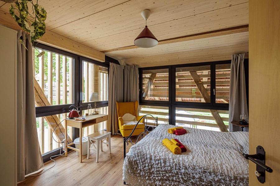 Uelis-Stoeckli-Gaestezimmer Auf Bauernhof Mit Billiard Und Alpakatrekking Meikirch Exterior foto